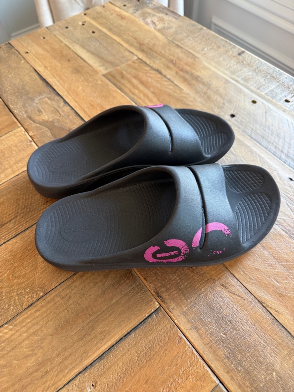 OOFOS - Black Slide Sandal Womens sz 9 Original Recovery Footwear